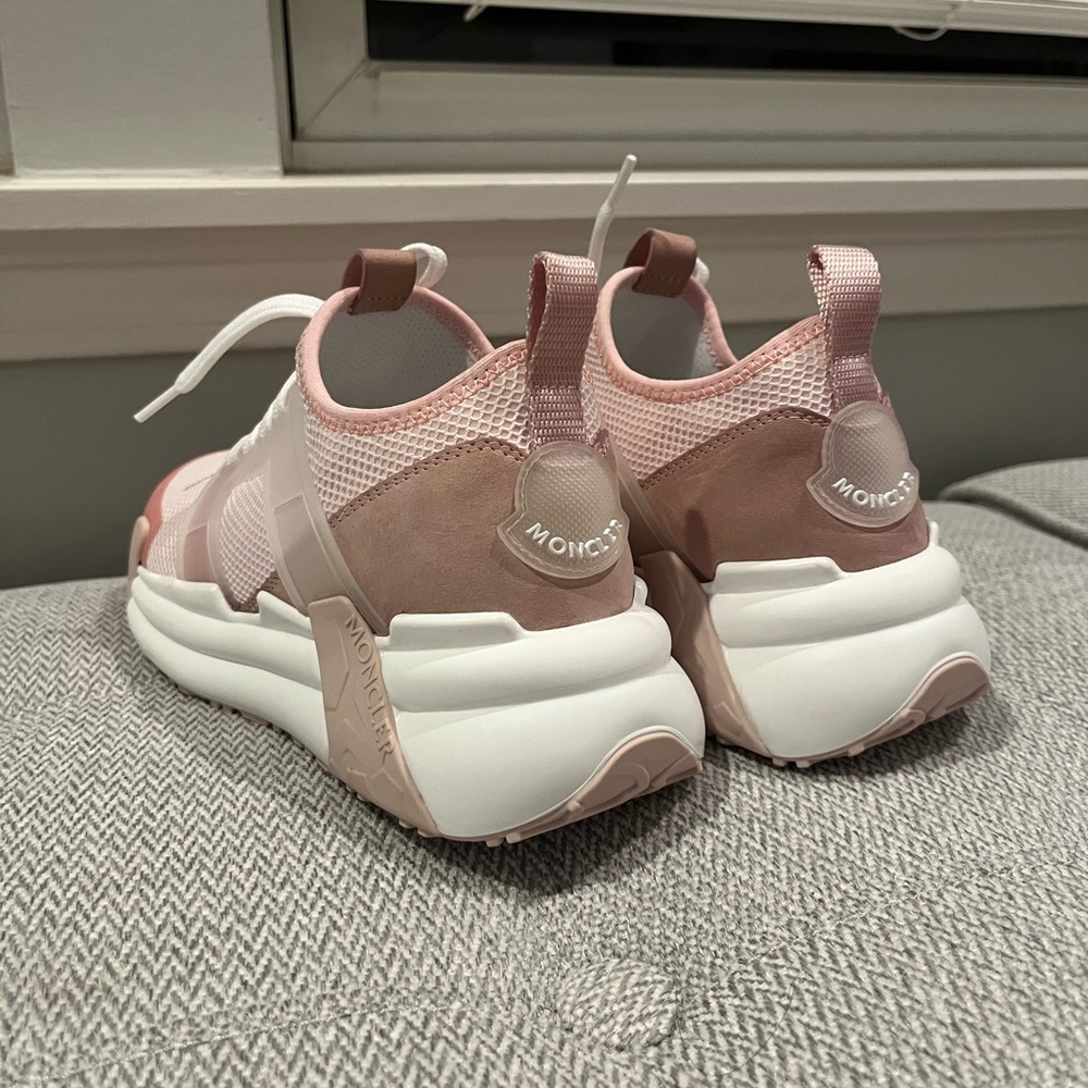 Moncler Lunarove Stretch Low-Top Sneakers